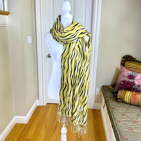 Vintage Wrap Scarf Pashmina in Tiger Stripe Print with Fringe (OS)  Animal Print - Picture 1 of 5